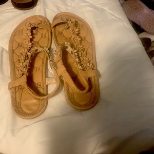 Tan flowered shoes